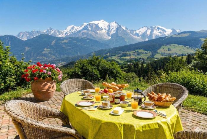 Les Praz dArvillon Mont Blanc View Combloux