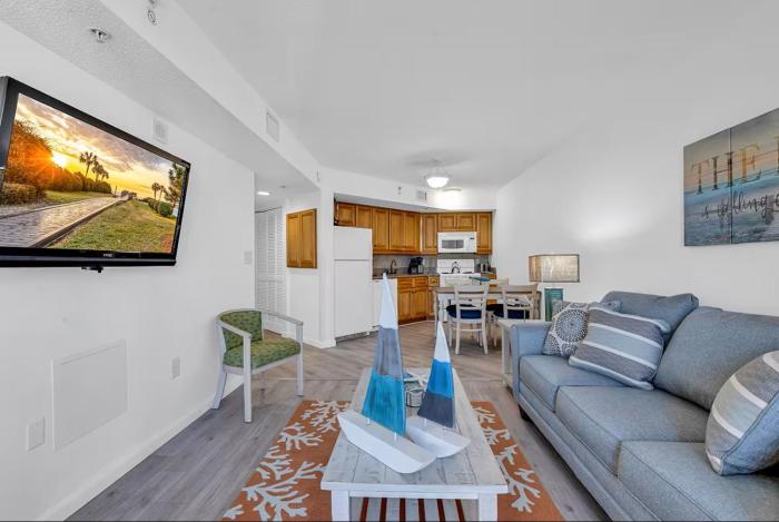 1BR Condo Kid-Friendly Resort Pools Arcade