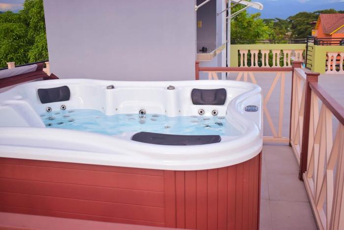 Cedar Grove Getaway 1BR With Jacuzzi