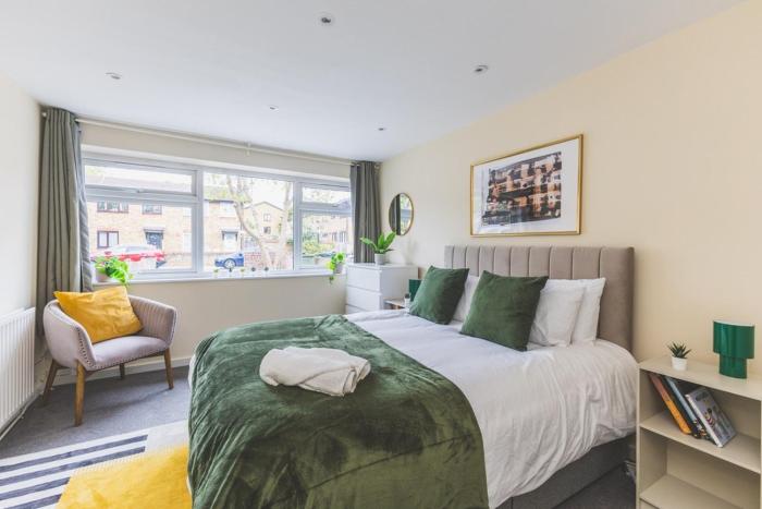 Contractor and Tourist - Clapham 4 Bed - Free Parking 2 Vans - 2 Bath- Wifi