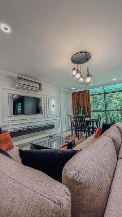 Luxury 2-Bedroom Apartment with Terrace