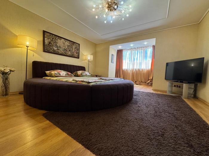 One bedroom king size center