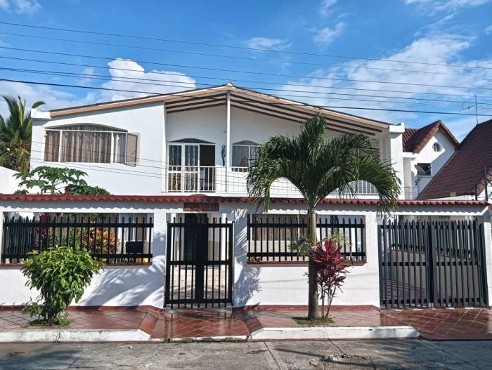 Hermosa y espaciosa casa familiar en Anapoima