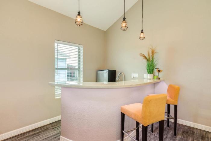 Spacious Home Minutes to Sand