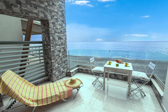 Front row seats to the Libyan sea - Kymo Sand - Treis Ekklisies