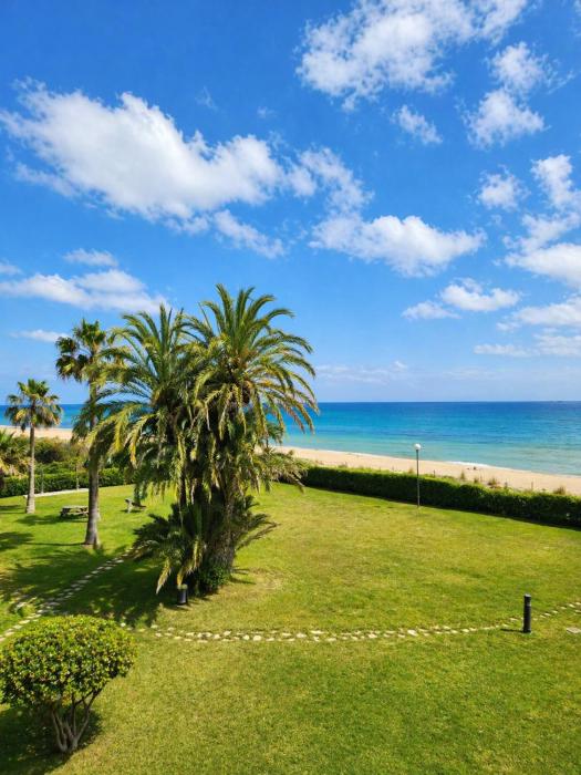 Relaxing Seafront Apartment Gavà 20 Min from BCN