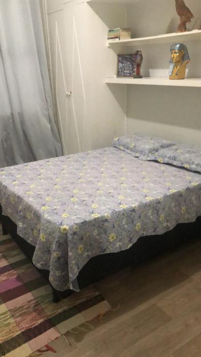 Quarto com cama de casal