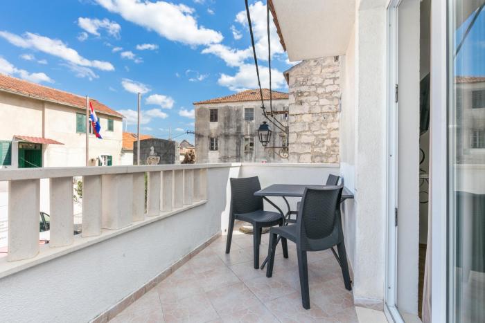 Apartments by the sea Marina, Trogir - 10327
