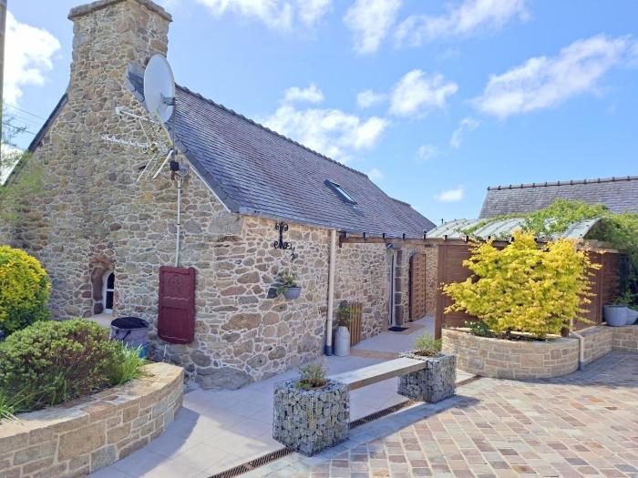 Stone house in Brittany near the beaches
