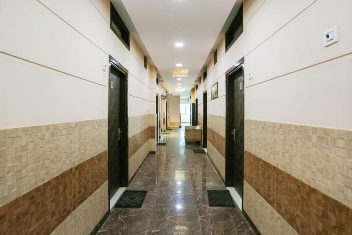 Hotel O Royal Inn