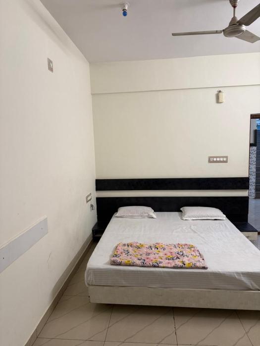 S G S LOADGING aND BOARDING