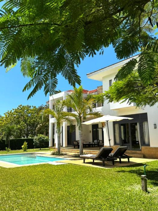 Hse 11 Mandharini Kilifi Creek Villa with Beach Access