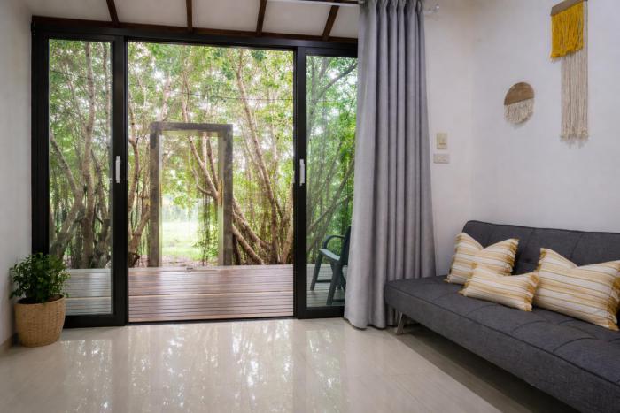 Island`s Pearl Home with Private Patio Quiet & Peaceful, Hin Kong