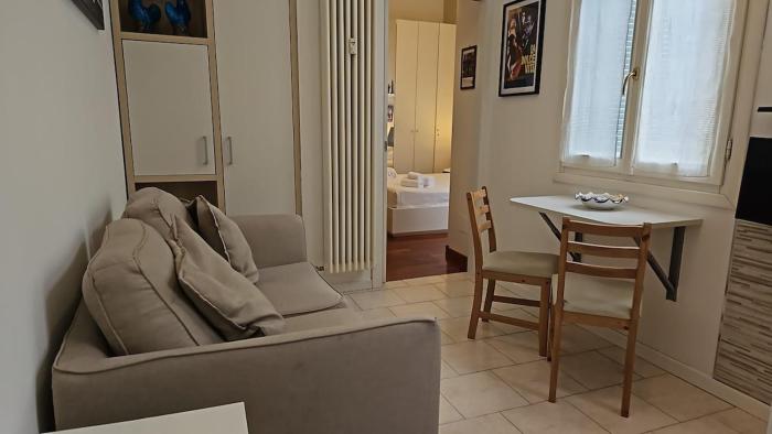 Garibaldi, 81 - Brera Base