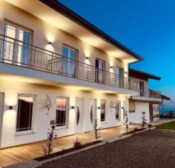 Sol Apartments Gjiri Lalzi