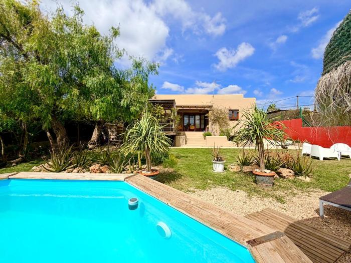 Villa in Ibiza with Pool, garden, 3 bedrooms