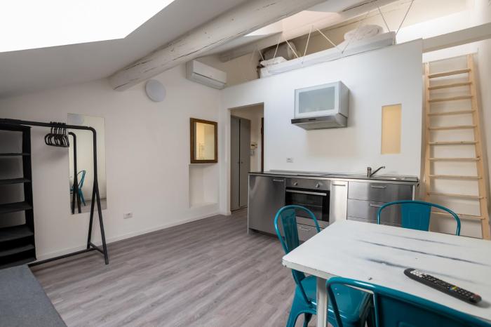 Bligny Collection - Strehler Attic - Bocconi - Navigli - Bright and Comfortable Apartment