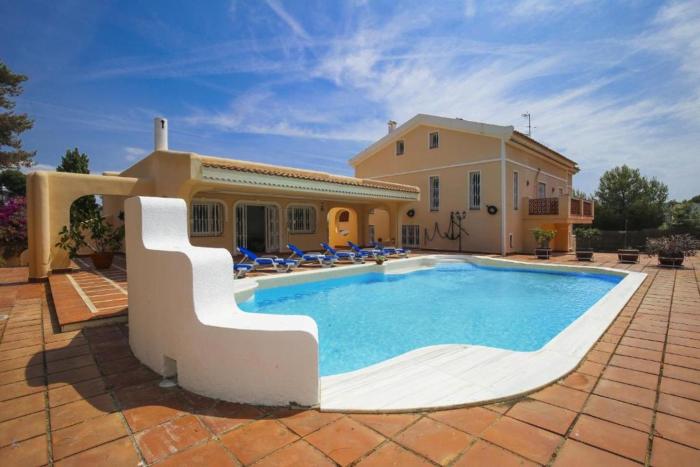 Spacious Private Villa with Pool in Salou