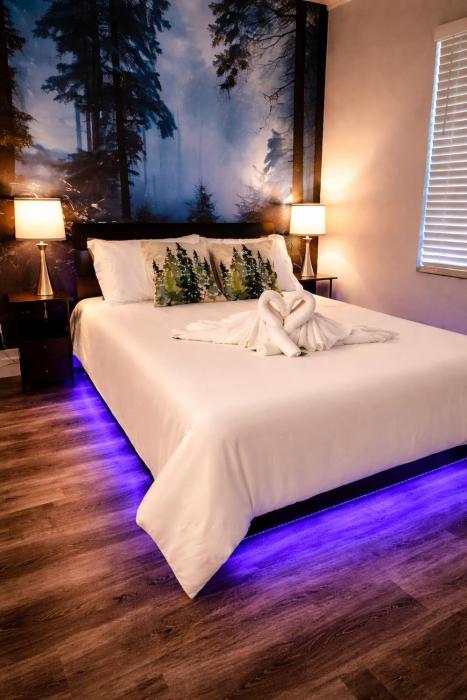 Horizon Luxury 1BR Retreat Pool Hot Tub WiFi