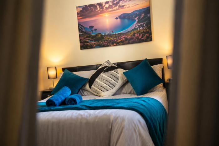 Stylish 2BR Retreat for Long Stays