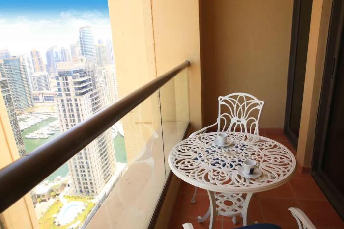 Luxury 2br in Shams 1 by PK Holidays Homes