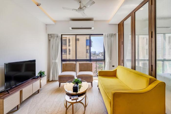 Emily Compact 1 BHK near BKC by Squareone Stays ignore and close