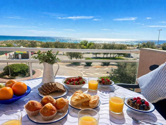 Apartment Port Pals Summer Vibes by Interhome