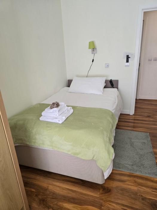 Westfield Kensington Neighbour