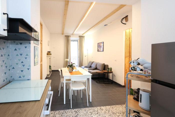 Palazzotto Manzoni Civico 4, in centro a 2 passi dal Lago