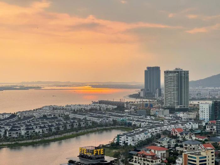 The Halong Bay view - 3Br