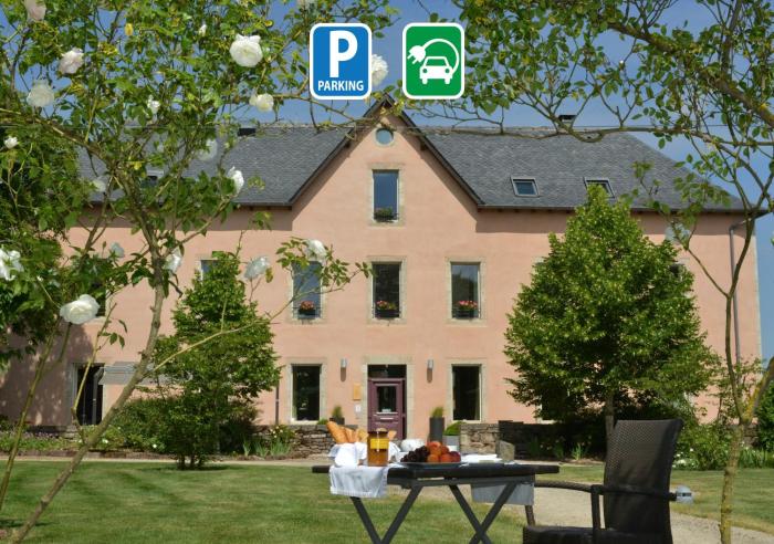 HÔTEL LA FERME DE BOURRAN - RODEZ - parking privé avec bornes pour voitures électriques
