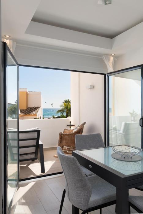 Beachfront Sea views apartment Puerto de Cabopino