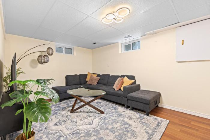 Serene Modern 2BR Retreat in Fairmont Near Airport & Downtown
