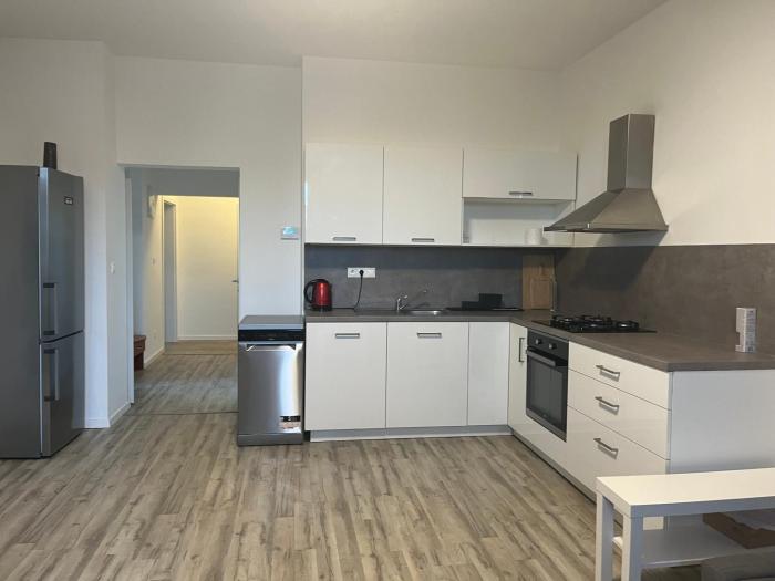 The Nivy Executive Suite, 3 Bedrooms and Livingrooms, Fits 8 Guests