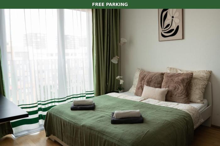 THE CENTRUM PARK APARTMENT with Free Parking