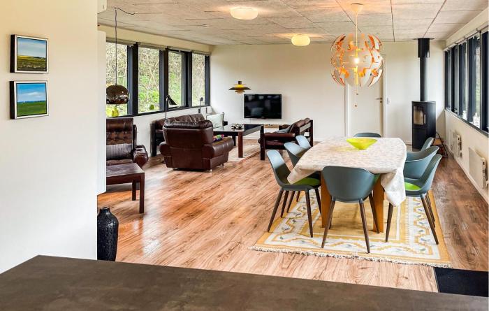 3 Bedroom Stunning Home In Struer