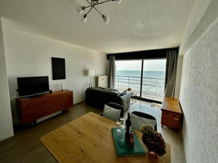Beautiful Seaview Apartment for 4