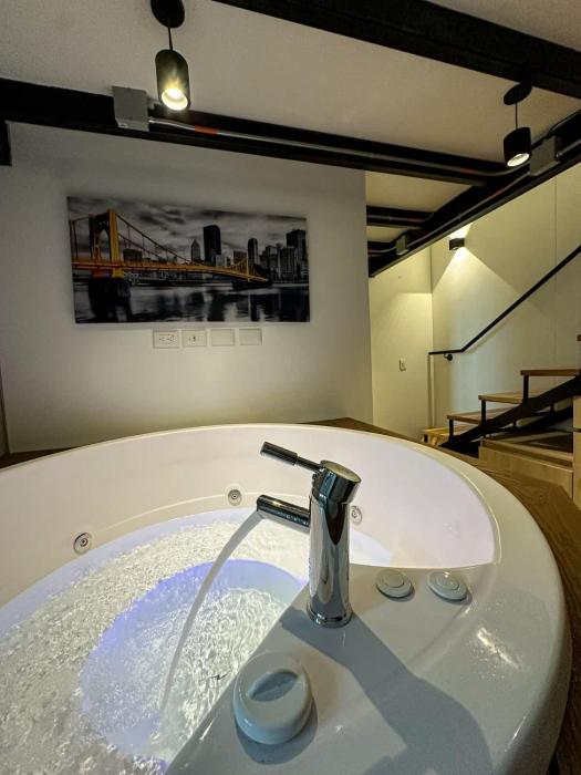 Duplex urbano con Jacuzzi privado