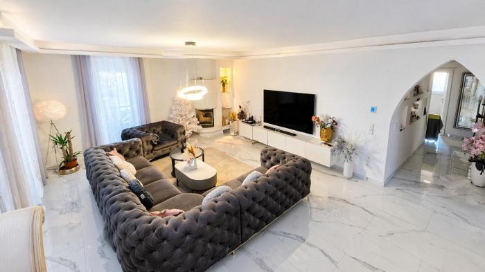 Exklusives 115 m Designer Apartment Kamin Spa-Bad Balkon Lounge Fürth