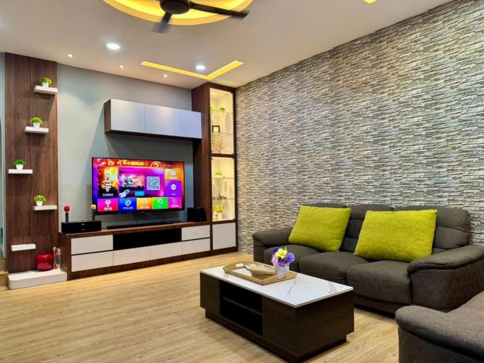 8-10pax Taman Johor Jaya Semi D Near Desa Tebrau, Mount Austin