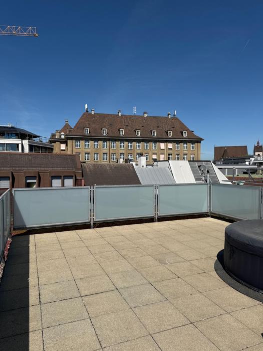 New Penthouse Loft with Rooftop Terrace 50sqm, Hot Tub, Open Kitchen Island, 2 BR, City Center