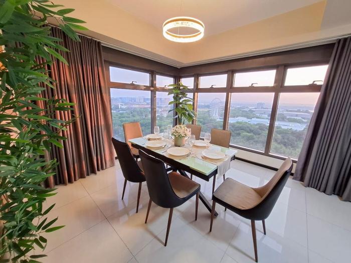 2BR WIDE -93sqm -12pax -PET -FreeParking -PICC,MOA,WTC,CCP