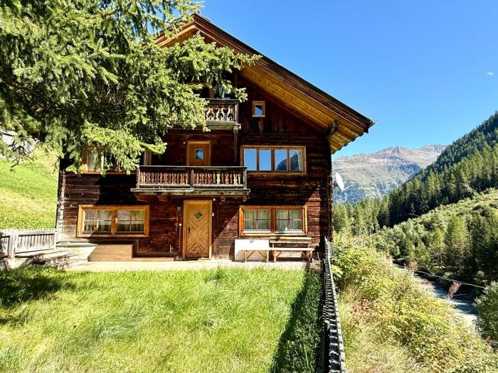 Haus Freistabl - Uriges Bauernhaus für 6 Personen mit Sauna & Bergblick im Ötztal