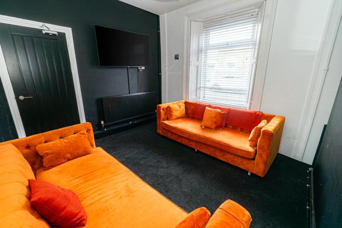 5-bedroom home in central Swansea