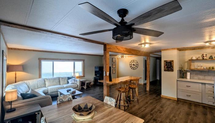 Hillcrest Hideaway Spacious Mountain View Oasis