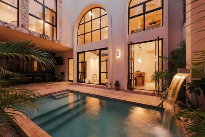 Luxury 4 Bedroom Villa with Private Rooftop Pool
