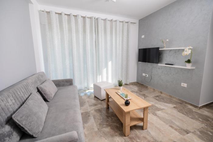 Lady 40 Sea View Apartment in Acqua Fredda, Vlore