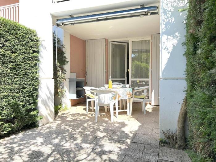 Studio cosy avec terrasse à 100m de la plage - 4 couchages, parking, animaux acceptés - FR-1-251-572