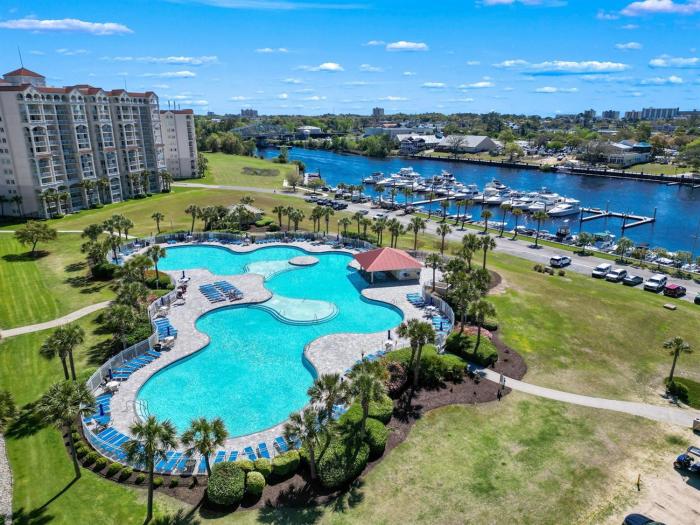 Cozy 2 Bedroom Willowbend Retreat w Pools & Golf Access