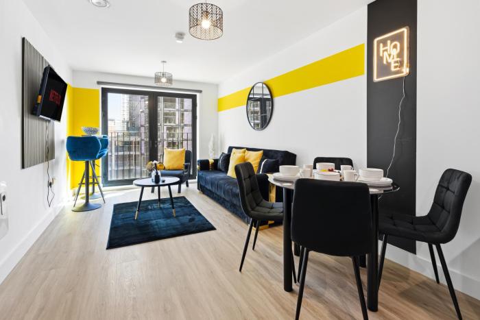 Modern 2BR Apt Liverpool-8 Min Walk to City Centre